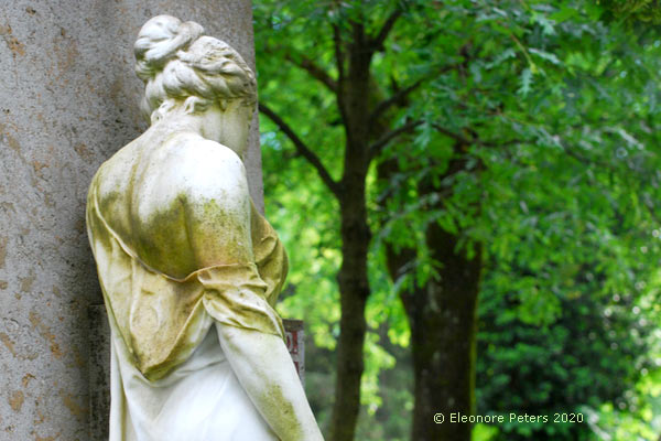 Westfriedhof Jugendstil Grabfigur