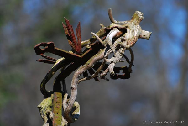 Eisenkreus verwachsen