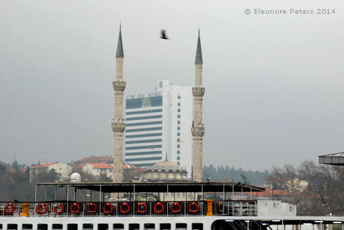Kadikoey Hochhaus und Minarette