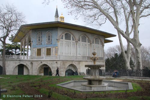 Pavillon im vierten Hof des Palastes