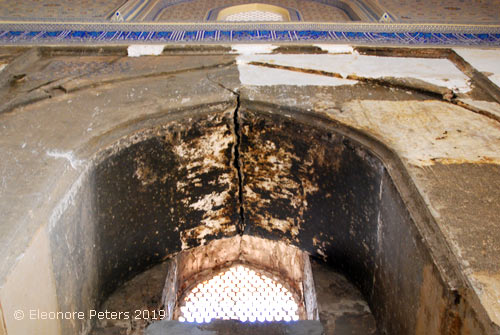 Bibi-Khanukm Moschee in maroem Zustand