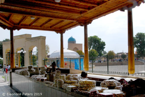 Basa und Bibi-Khanum Moschee