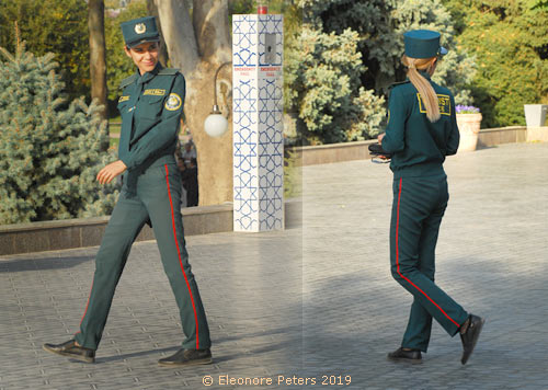 Poliziistin auf dem Registan