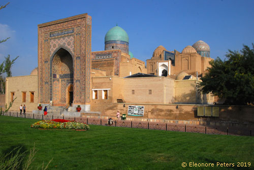 Eingang zur Mausoleenstraßee Shohizinda