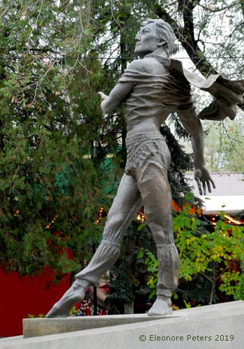 Tänzer in Bronze