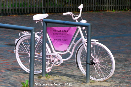Worpswede weiß lackiertes Fahrrad