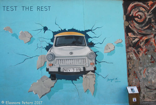 East Side Gallery, Trabi