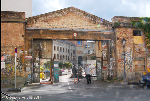 Ruuinöses Gebäude