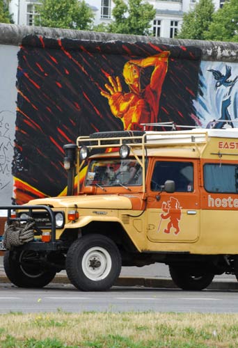 Geländewagen East Side Gallery