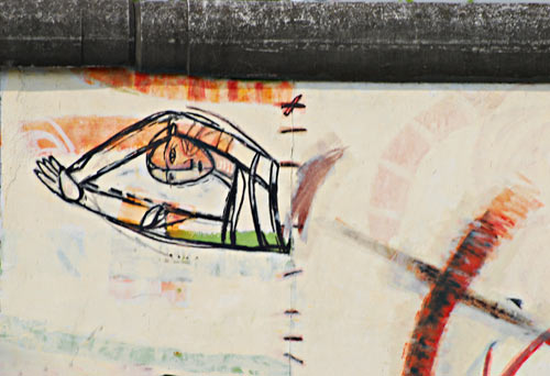 East Side Gallery Schwimmer