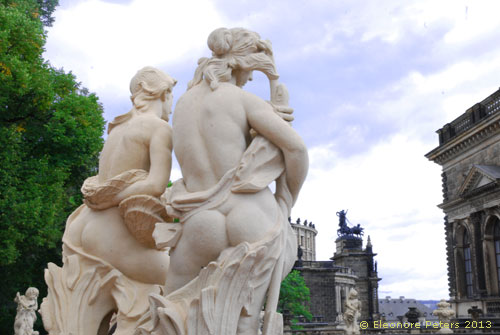 Barocke Standfiguren im Dresdner Zwinger