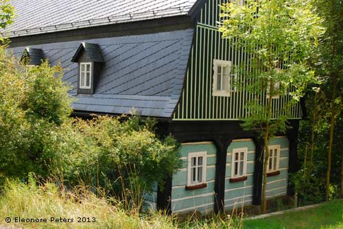 Mezna typisches Haus