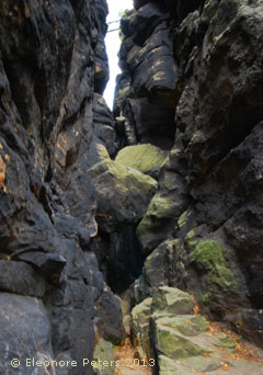Steiles Gestein