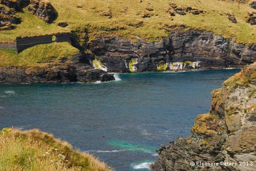 Blick auf den Felsen der Burg Tintagel