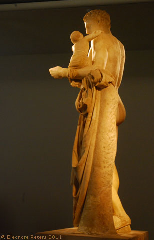 Hermes mit dem kleinen Dionysos
