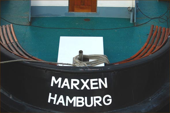 Elbe, altes kleines Schiff