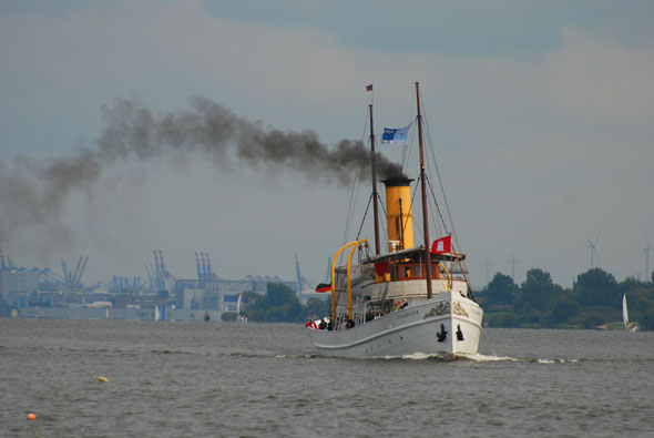 Elbe, restauriertes Schiff von 1906