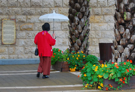 Besucherin an Jordan Taufstelle