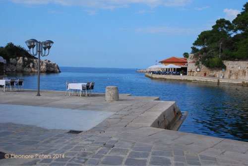 Platz am Hafen von Veli Losinj