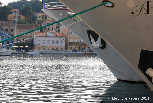 Schiffe an der Hafenpromenade von Mali Losinj