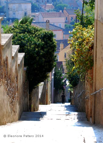 Steile Gasse in Mali Losinj