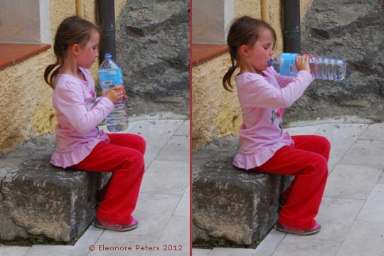 Mädchen mit Wasserflasche
