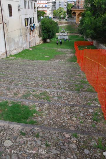 Weg zum venezianischen Brunnen