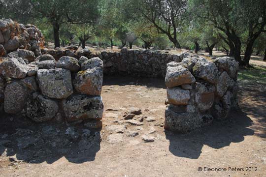 Mauer eines ehemaligen Nuraghenhauses